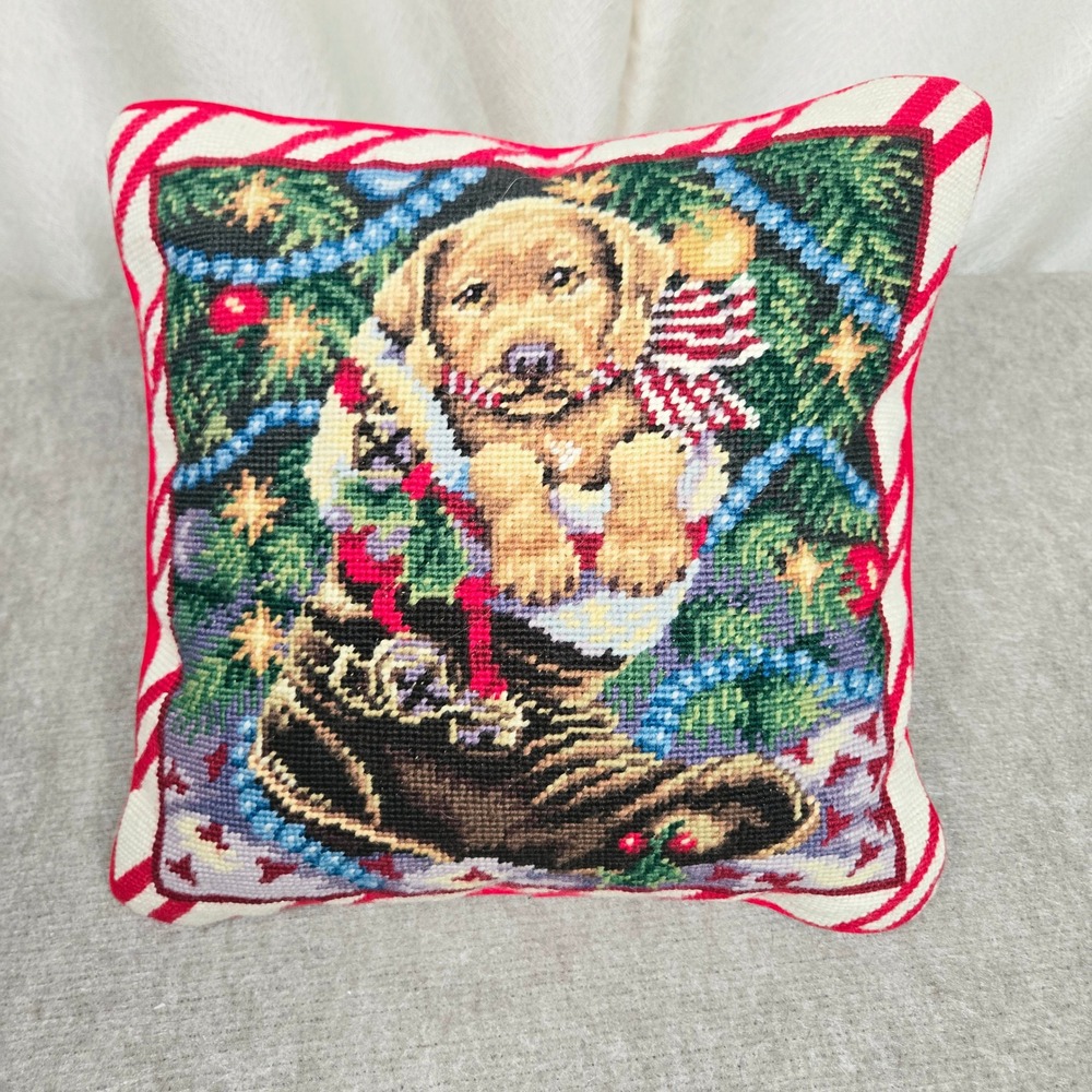 Christmas Golden Retriever Puppy Needlepoint Pillow Red Velvet Back Holiday‎